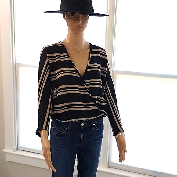 New Sadie &Sage top - Picture 1 of 8